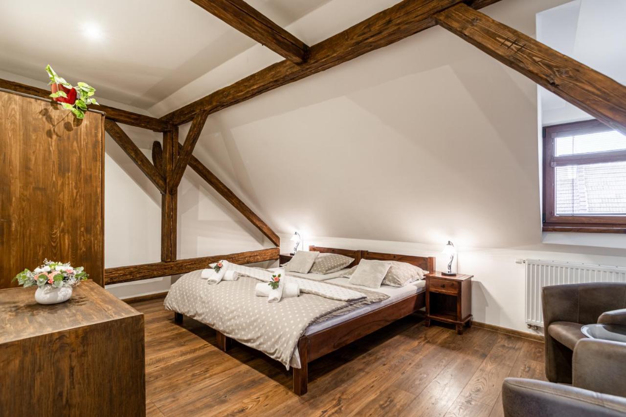 Apartmany In Veritas Микулов Екстериор снимка
